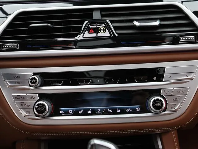 BMW 7 Series 2019 Mise à jour 750Li xDrive V8 M Ensemble de sport intérieur photo 20 BMW 7 Series 2019 Mise à jour 750Li xDrive V8 M Ensemble de sport intérieur photo 20