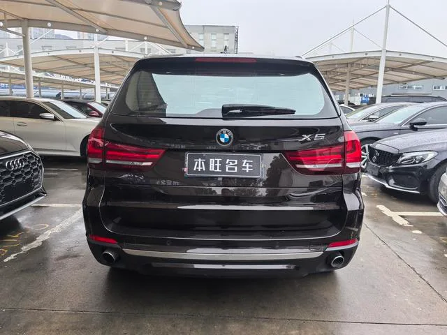 BMW X5 2017 xDrive35i Estilo elegante interior foto 16 BMW X5 2017 xDrive35i Estilo elegante interior foto 16