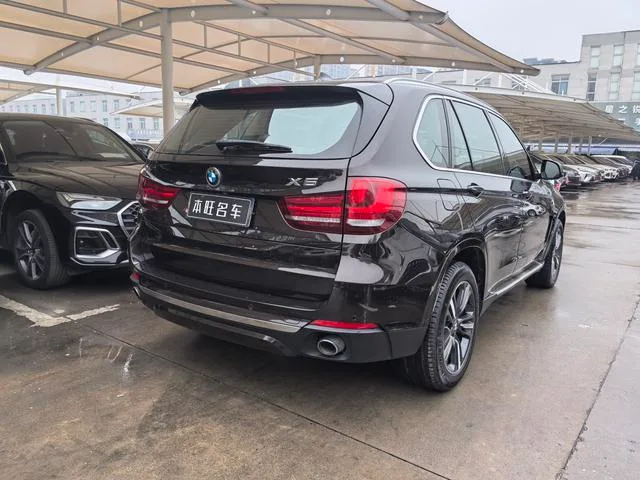 BMW X5 2017 xDrive35i Estilo elegante interior foto 17 BMW X5 2017 xDrive35i Estilo elegante interior foto 17