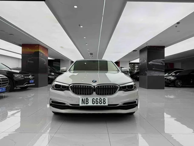 BMW 5 Series 2020 525Li M Sports suit exterior photo 2 BMW 5 Series 2020 525Li M Sports suit exterior photo 2