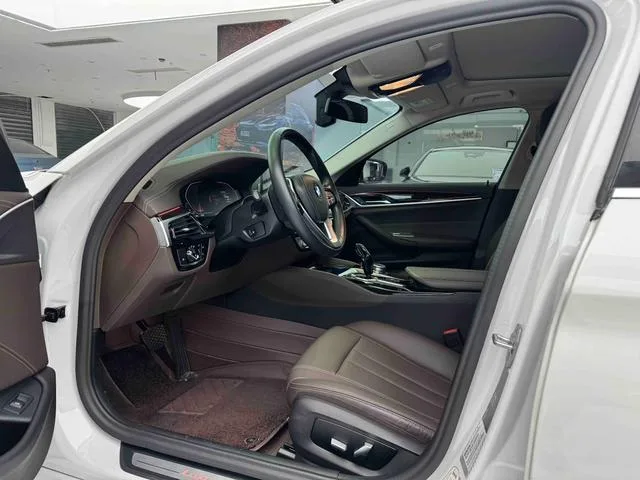 BMW 5 Series 2020 525Li M Sports suit exterior photo 5 BMW 5 Series 2020 525Li M Sports suit exterior photo 5