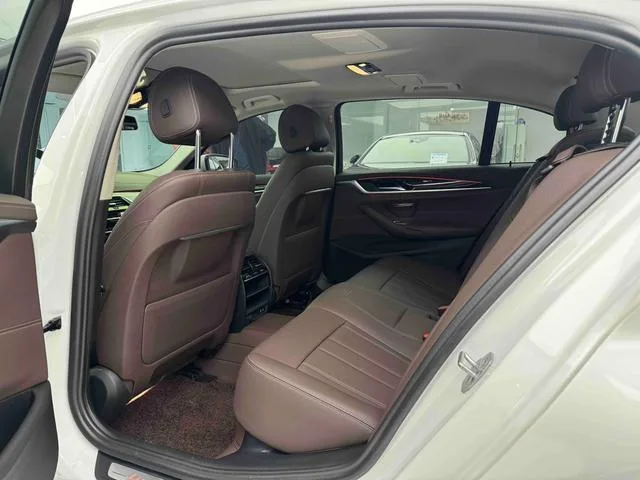 BMW 5 Series 2020 525Li M Sports suit interior photo 6 BMW 5 Series 2020 525Li M Sports suit interior photo 6