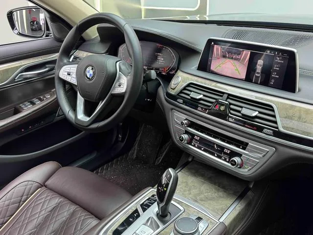 BMW 7 Series 2019 Restyling 740Li Leading Type Luxury Set exterior photo 8 BMW 7 Series 2019 Restyling 740Li Leading Type Luxury Set exterior photo 8