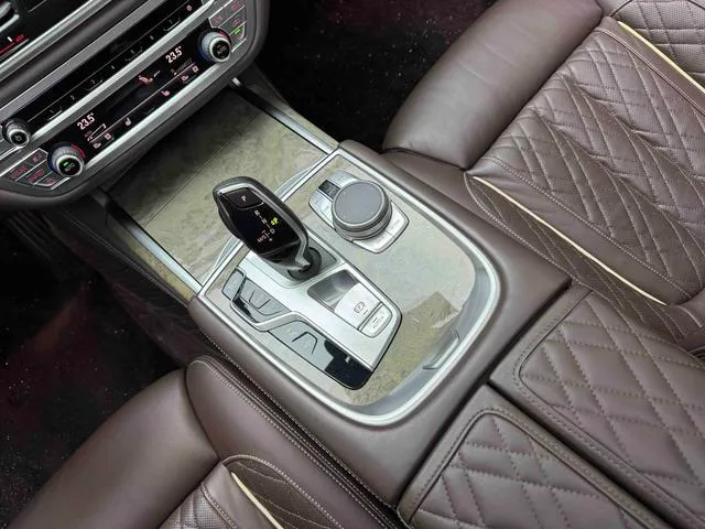 BMW 7 Series 2019 Restyling 740Li Leading Type Luxury Set interior photo 11 BMW 7 Series 2019 Restyling 740Li Leading Type Luxury Set interior photo 11
