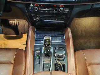 BMW X6 2017 xDrive35i Leading Type interior photo 17 BMW X6 2017 xDrive35i Leading Type interior photo 17