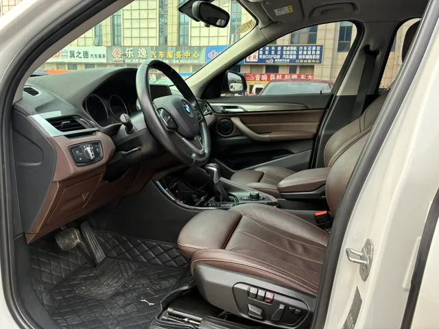 BMW X1 2019 sDrive18Li Tipo de lujo interior foto 13 BMW X1 2019 sDrive18Li Tipo de lujo interior foto 13