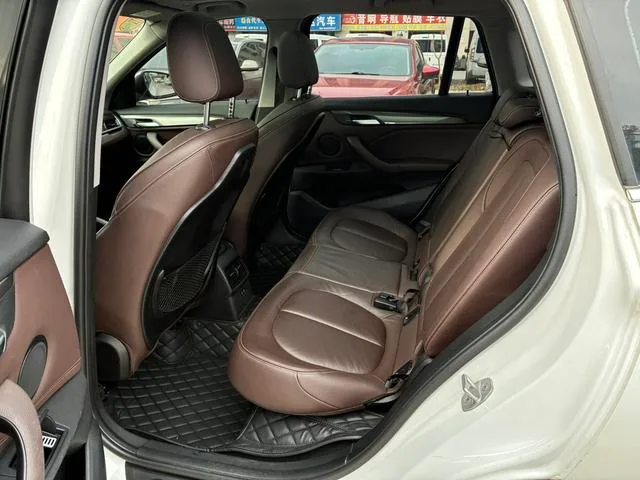 BMW X1 2019 sDrive18Li Tipo de lujo interior foto 18 BMW X1 2019 sDrive18Li Tipo de lujo interior foto 18