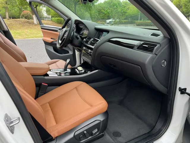 BMW X4 2014 xDrive20i X Design Suit interior photo 13 BMW X4 2014 xDrive20i X Design Suit interior photo 13