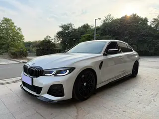 BMW 3 Series 2022 325Li M Set de nuit de sport extérieur photo 1 BMW 3 Series 2022 325Li M Set de nuit de sport extérieur photo 1