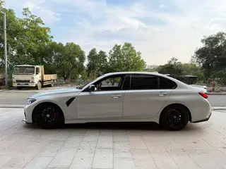 BMW 3 Series 2022 325Li M Set de nuit de sport extérieur photo 4 BMW 3 Series 2022 325Li M Set de nuit de sport extérieur photo 4