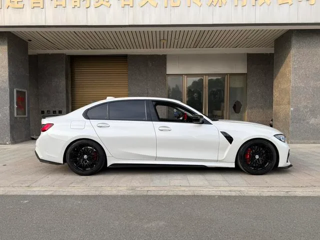 BMW 3 Series 2022 325Li M Set de nuit de sport extérieur photo 5 BMW 3 Series 2022 325Li M Set de nuit de sport extérieur photo 5