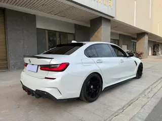 BMW 3 Series 2022 325Li M Set de nuit de sport extérieur photo 8 BMW 3 Series 2022 325Li M Set de nuit de sport extérieur photo 8