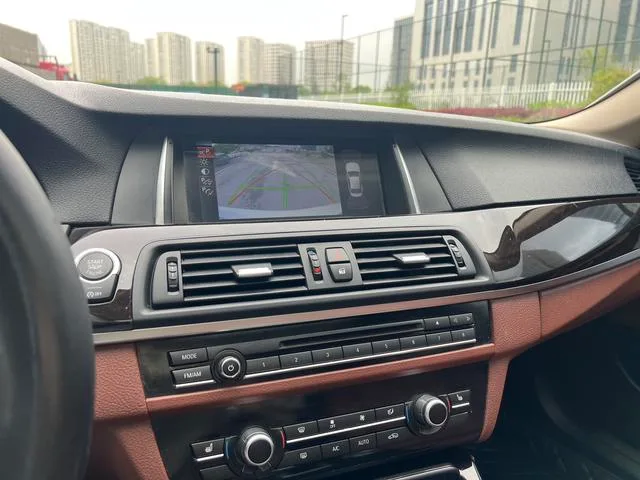 BMW 5 Series 2017 525Li Líder exterior foto 9 BMW 5 Series 2017 525Li Líder exterior foto 9