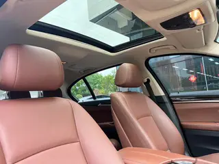 BMW 5 Series 2017 525Li Líder interior foto 17 BMW 5 Series 2017 525Li Líder interior foto 17