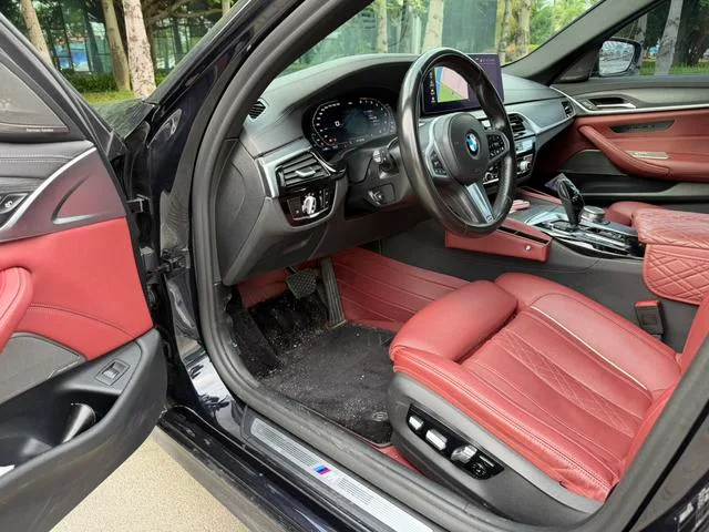 BMW 5 Series 2021 530Li Tipo de lujo M Conjunto deportivo exterior foto 4 BMW 5 Series 2021 530Li Tipo de lujo M Conjunto deportivo exterior foto 4