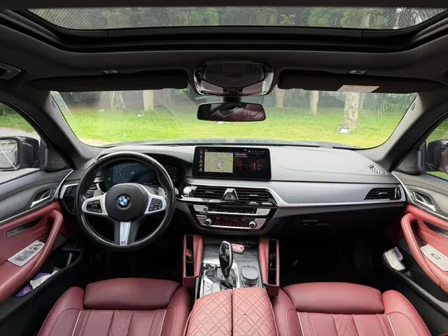 BMW 5 Series 2021 530Li Tipo de lujo M Conjunto deportivo interior foto 6 BMW 5 Series 2021 530Li Tipo de lujo M Conjunto deportivo interior foto 6
