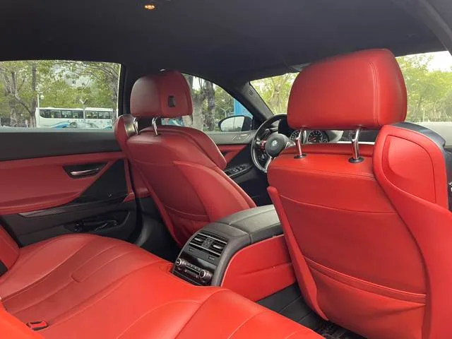 BMW M6 2015 M6 Gran Coupe interior photo 17 BMW M6 2015 M6 Gran Coupe interior photo 17