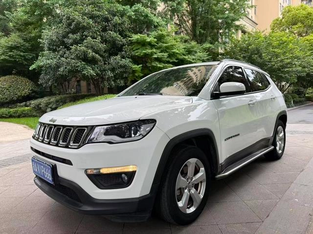Jeep Compass 2019 200T Automatic Home Internet large screen version exterior photo 1 Jeep Compass 2019 200T Automatic Home Internet large screen version exterior photo 1