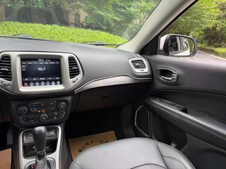 Jeep Compass 2019 200T Automatic Home Internet large screen version interior photo 13 Jeep Compass 2019 200T Automatic Home Internet large screen version interior photo 13