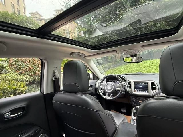 Jeep Compass 2019 200T Automatic Home Internet large screen version interior photo 16 Jeep Compass 2019 200T Automatic Home Internet large screen version interior photo 16
