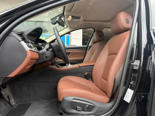 BMW 5 Series 2017 520Li Elegant style interior photo 13 BMW 5 Series 2017 520Li Elegant style interior photo 13