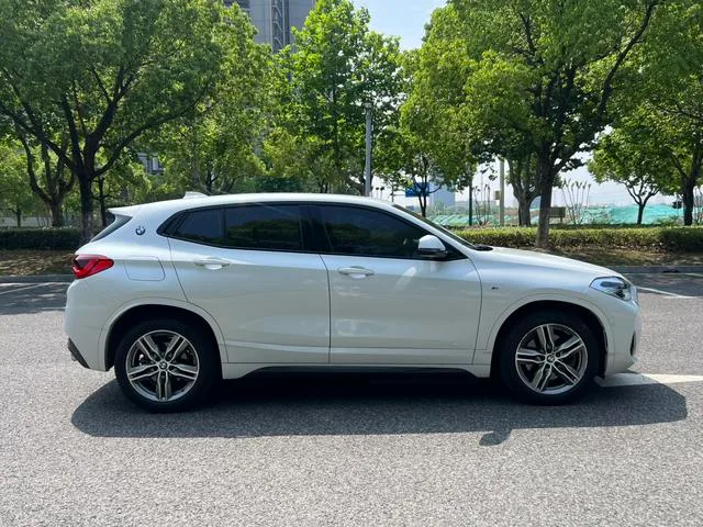 BMW X2 2020 sDrive25i Leading Type M Sports suit exterior photo 3 BMW X2 2020 sDrive25i Leading Type M Sports suit exterior photo 3