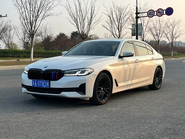 BMW 5 Series 2021 525Li Роскошный набор экстерьер фото 1 BMW 5 Series 2021 525Li Роскошный набор экстерьер фото 1