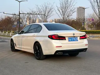 BMW 5 Series 2021 525Li Роскошный набор экстерьер фото 7 BMW 5 Series 2021 525Li Роскошный набор экстерьер фото 7