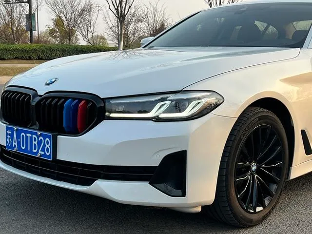 BMW 5 Series 2021 525Li Роскошный набор экстерьер фото 9 BMW 5 Series 2021 525Li Роскошный набор экстерьер фото 9