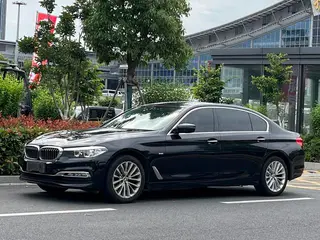 BMW 5 Series 2018 525Li Luxury Set