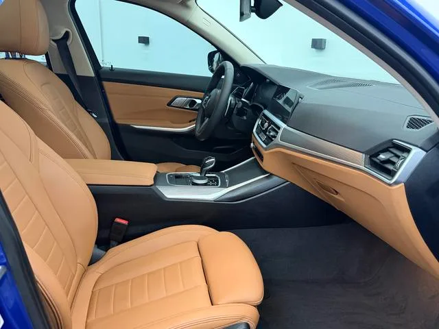 BMW 3 Series 2020 Restyling 325Li M Sports Night Suit interior photo 11 BMW 3 Series 2020 Restyling 325Li M Sports Night Suit interior photo 11