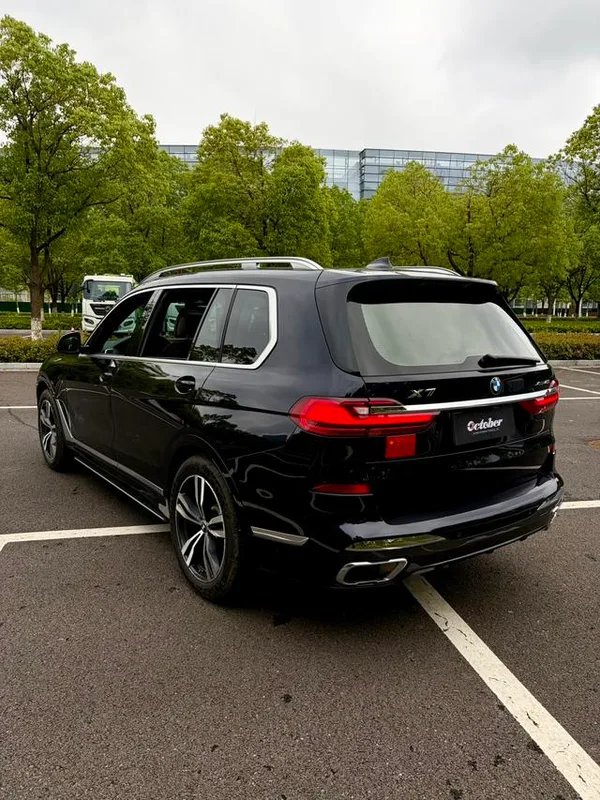 BMW X7 2019 xDrive40i Type de luxe M Ensemble de sport extérieur photo 5 BMW X7 2019 xDrive40i Type de luxe M Ensemble de sport extérieur photo 5