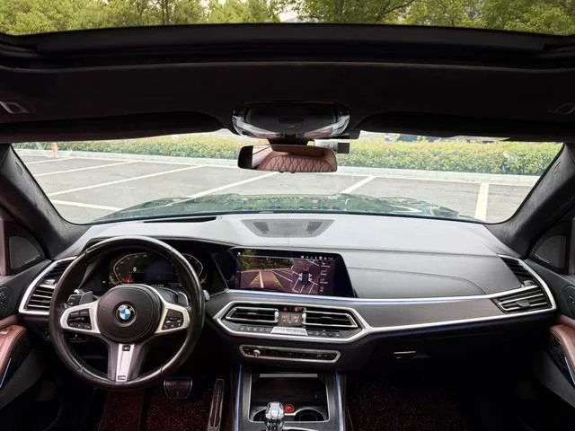 BMW X7 2019 xDrive40i Type de luxe M Ensemble de sport extérieur photo 9 BMW X7 2019 xDrive40i Type de luxe M Ensemble de sport extérieur photo 9