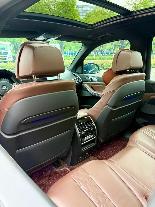 BMW X7 2019 xDrive40i Type de luxe M Ensemble de sport intérieur photo 15 BMW X7 2019 xDrive40i Type de luxe M Ensemble de sport intérieur photo 15