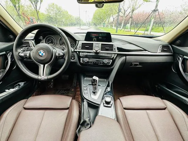 BMW 3 Series 2018 320Li Estilo de moda interior foto 10 BMW 3 Series 2018 320Li Estilo de moda interior foto 10