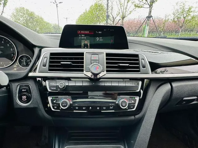 BMW 3 Series 2018 320Li Estilo de moda interior foto 12 BMW 3 Series 2018 320Li Estilo de moda interior foto 12
