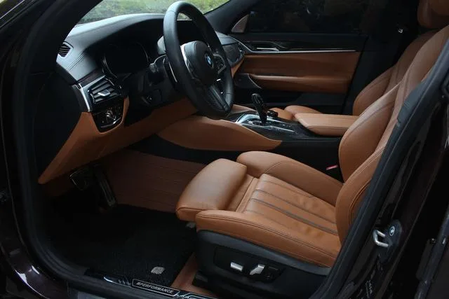 BMW 6 Series GT 2018 630i M Sports suit exterior photo 8 BMW 6 Series GT 2018 630i M Sports suit exterior photo 8