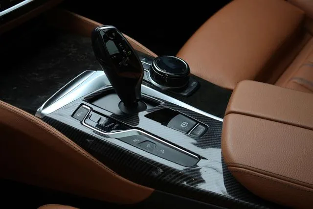 BMW 6 Series GT 2018 630i M Sports suit interior photo 15 BMW 6 Series GT 2018 630i M Sports suit interior photo 15