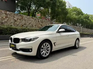 BMW 3 Series GT 2018 320i Модный тип