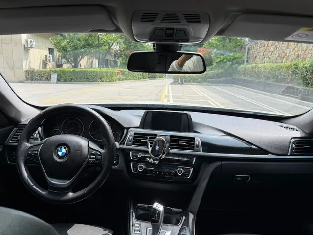 BMW 3 Series GT 2018 320i Модный тип экстерьер фото 8 BMW 3 Series GT 2018 320i Модный тип экстерьер фото 8