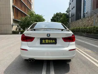 BMW 3 Series GT 2018 320i Модный тип интерьер фото 12 BMW 3 Series GT 2018 320i Модный тип интерьер фото 12
