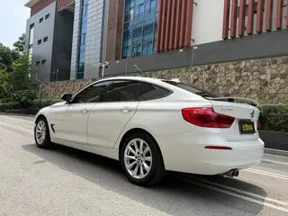 BMW 3 Series GT 2018 320i Модный тип интерьер фото 13 BMW 3 Series GT 2018 320i Модный тип интерьер фото 13