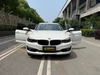 BMW 3 Series GT 2018 320i Модный тип интерьер фото 16 BMW 3 Series GT 2018 320i Модный тип интерьер фото 16