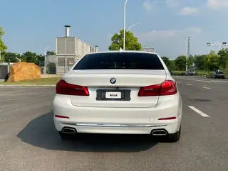 BMW 5 Series 2020 525Li Traje de lujo exterior foto 7 BMW 5 Series 2020 525Li Traje de lujo exterior foto 7