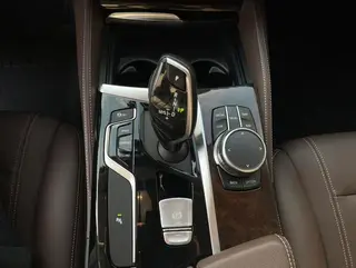 BMW 5 Series 2020 525Li Traje de lujo interior foto 11 BMW 5 Series 2020 525Li Traje de lujo interior foto 11