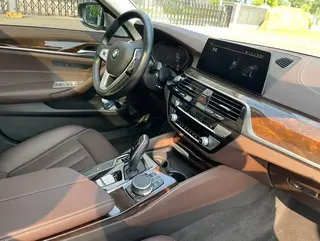 BMW 5 Series 2020 525Li Traje de lujo interior foto 16 BMW 5 Series 2020 525Li Traje de lujo interior foto 16