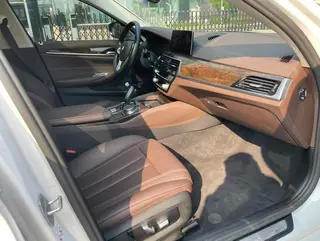 BMW 5 Series 2020 525Li Traje de lujo interior foto 17 BMW 5 Series 2020 525Li Traje de lujo interior foto 17