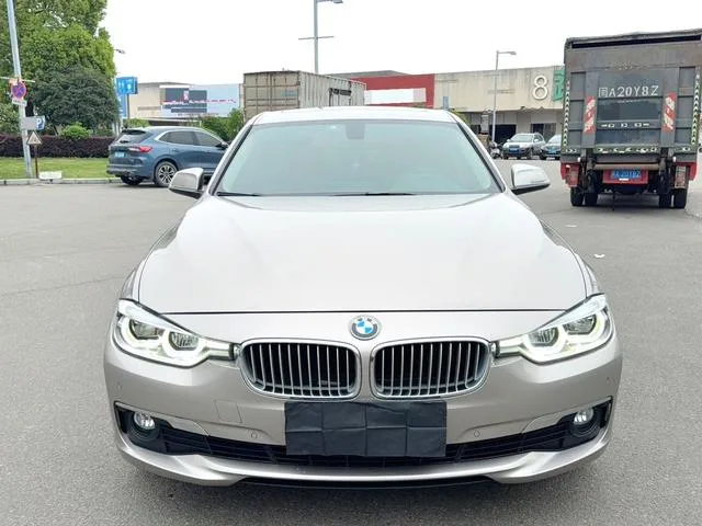 BMW 3 Series 2019 320Li Fashionable exterior photo 2 BMW 3 Series 2019 320Li Fashionable exterior photo 2