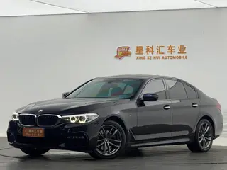 BMW 5 Series 2018 525i M Спортивный костюм