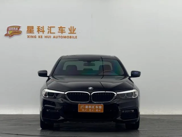BMW 5 Series 2018 525i M Conjunto deportivo exterior foto 2 BMW 5 Series 2018 525i M Conjunto deportivo exterior foto 2
